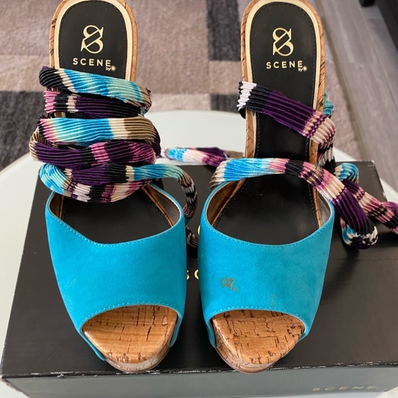 Size 7 platform heels - Picture 1 of 3